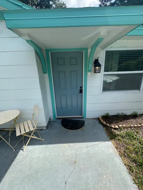 St. Augustine Periwinkle Door Retreat - Image 1