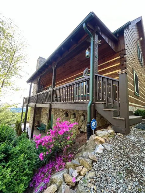 Dumenigo Cabin - Image 1