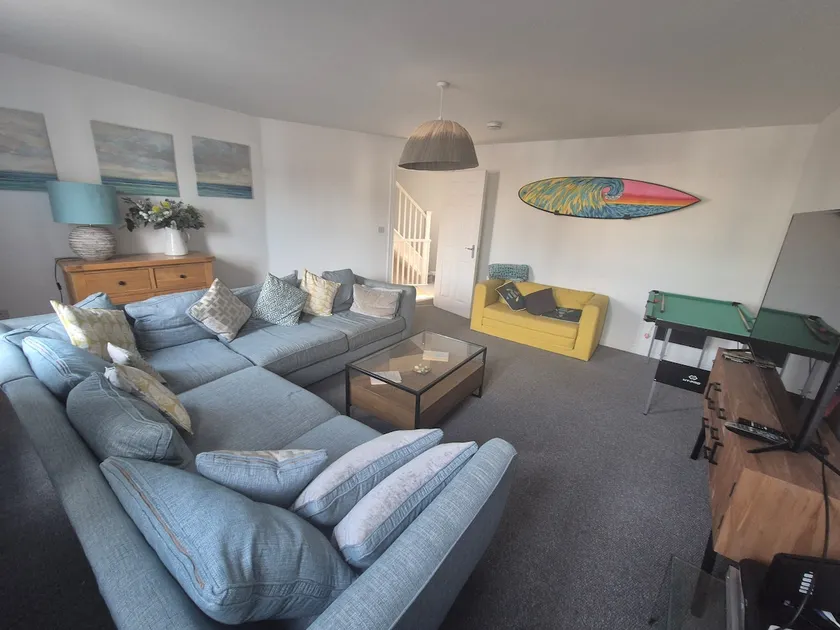Beach Break Aberavon Large Seaside House sleeps 8 South Wales  - Image 1