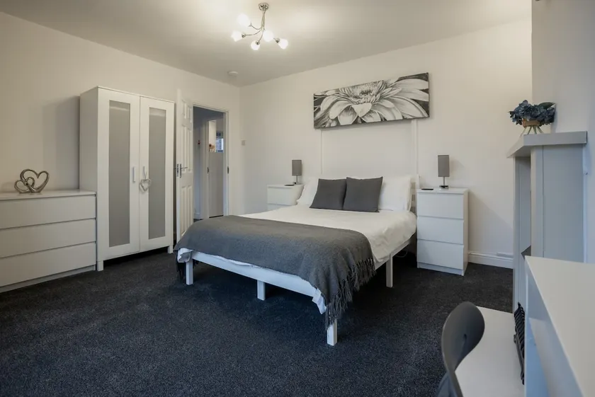 4 Bed House, Sleeps 7, Parking 2 Cars, Hereford - Image 1