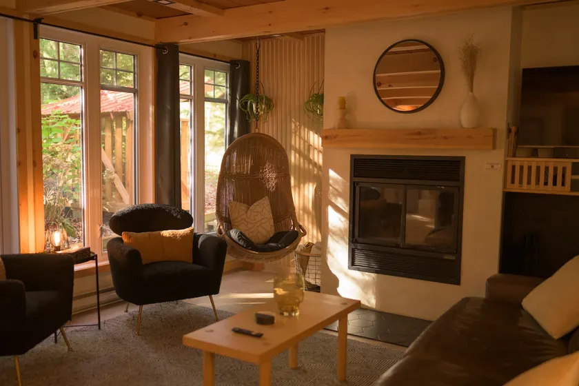 Paw-Friendly Chalet: Mont Orford - Image 1