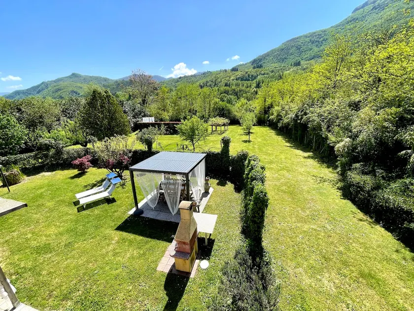Cottage with mountain views and private pool - Image 1