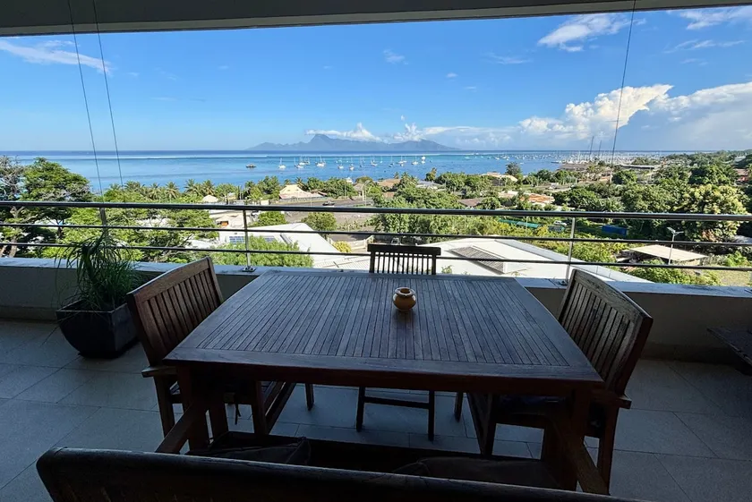 Tahiti- Ethnik F3 W/speed internet - pool - AC - Image 1