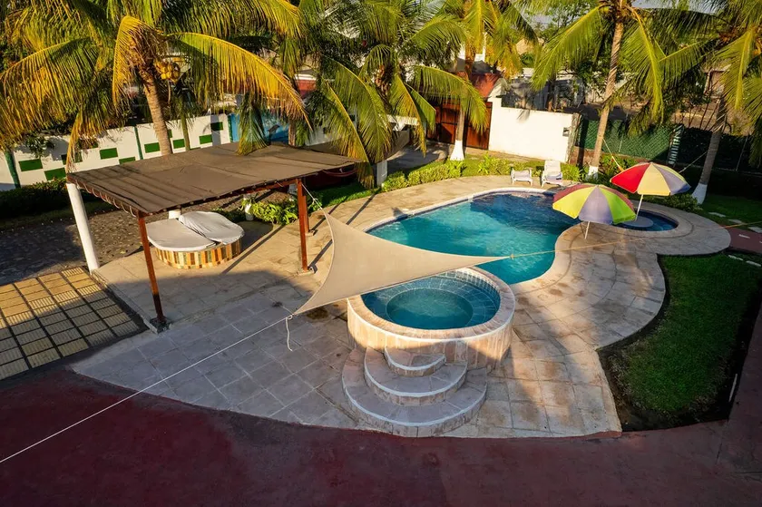 Casa Palmas Monterrico with optional cook and nanny - Image 1