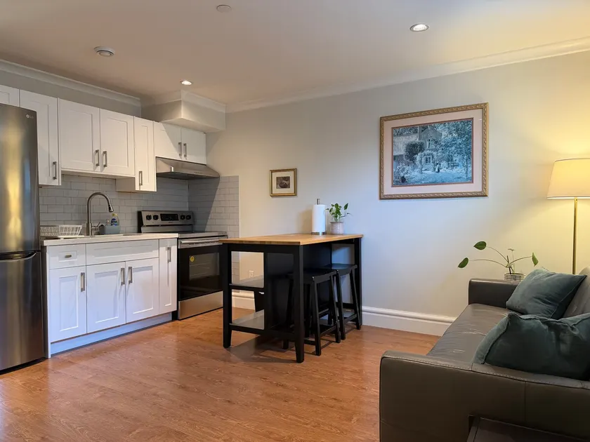 Cozy and Family-Friendly Private Suite - Image 1