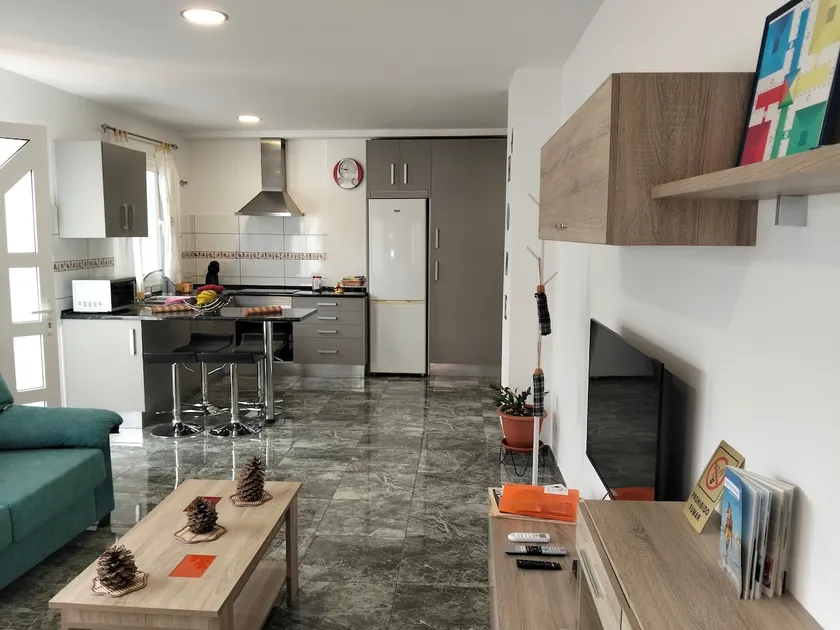 Harizan, Harizan Apartment with Terrace - Image 1