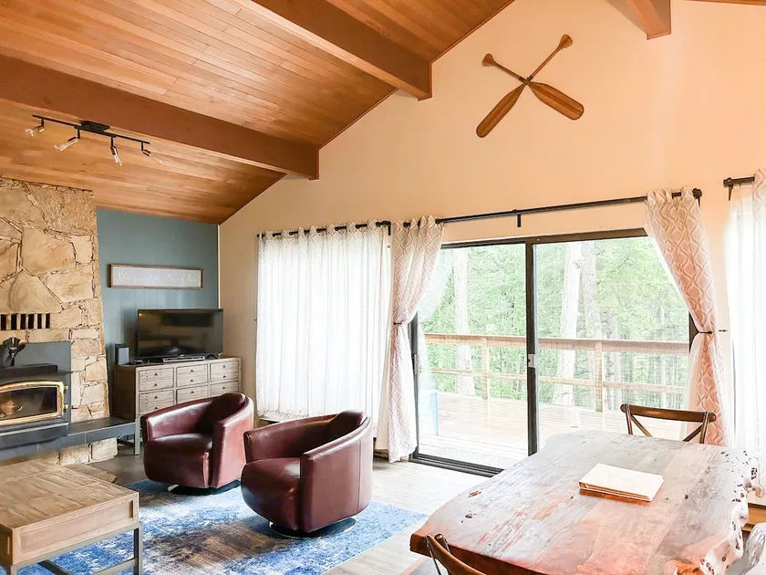 Moose n’ Brix Cottage with Ocean View - Image 1
