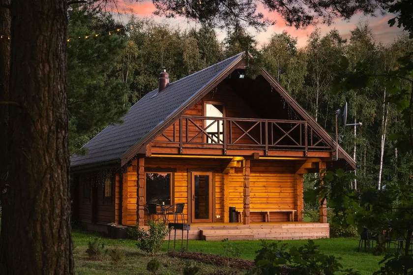 'Forest Holiday' Unique cabin next to the lake - Image 1