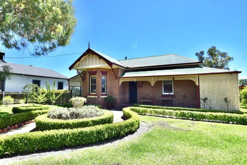 Avoca House - Gorgeous Federation Home - Image 1