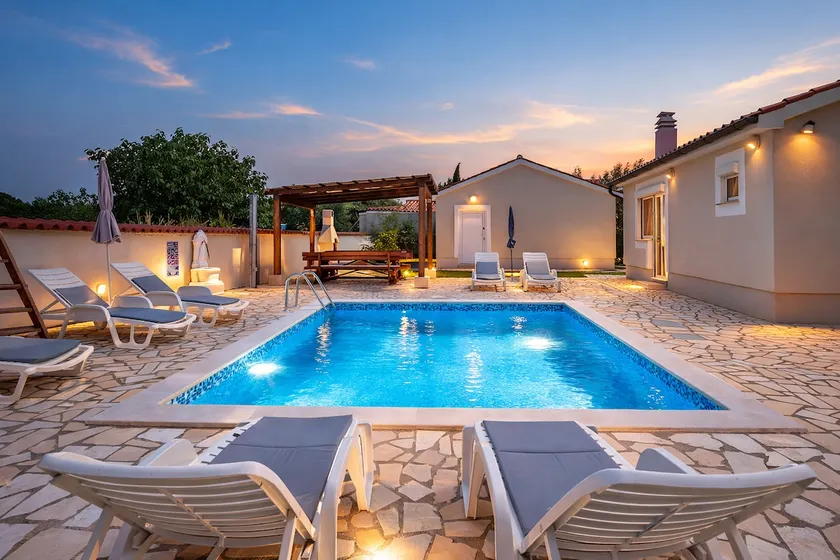 Villa Monty Pula-Private pool, 9 Guests - Image 1