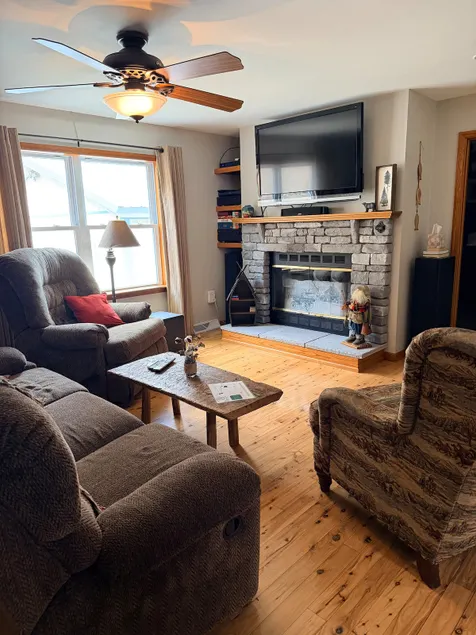 SweetDrift at Kettle Creek-Waterfront Home - Image 1
