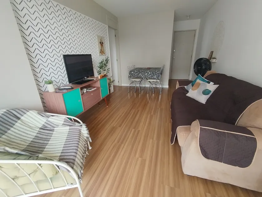 Large balcony, hammock, airy, 1 block from Praia Vaga and A/C! - Image 1