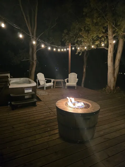 Vineyard & Valley View Cottage with Hot Tub - Image 1