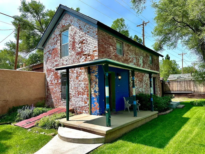 Historic Cottage | Walkable | Free Parking - Image 1