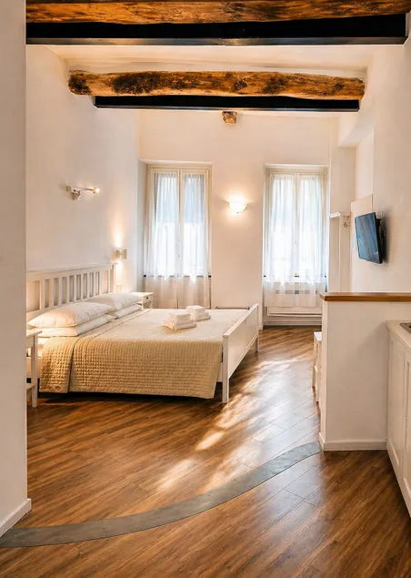 Junior Suite - Main street of Vernazza - Image 1