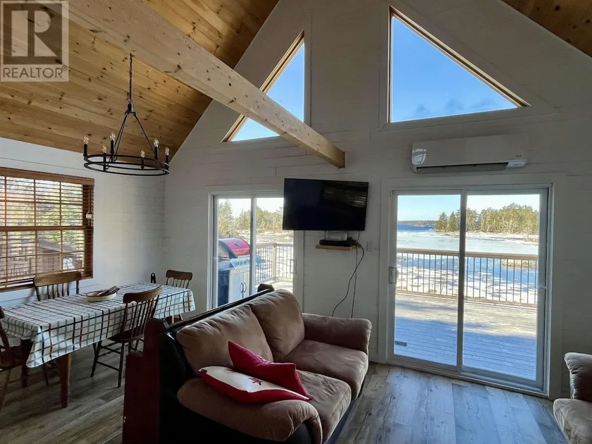 Blue Heron Cottage - Image 1