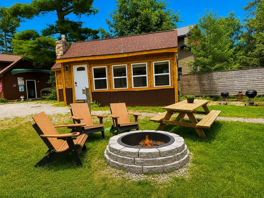 Newly Renovated on the Lake! AC, Beach, Bonfire - Image 1
