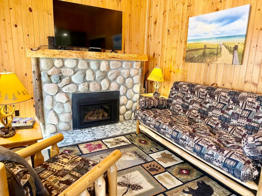 Newly Renovated on the Lake! Air Purifier - Image 1