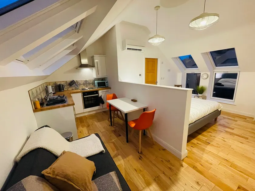 The Hollies ‘Studio’ Apartment - Image 1