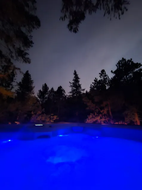 Beautiful Creekside Cabin, Rooftop Hot Tub, NoPets - Image 1