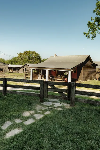 Dixie’s Cottage @ Muletown Farm | Pond | Horse - Image 1