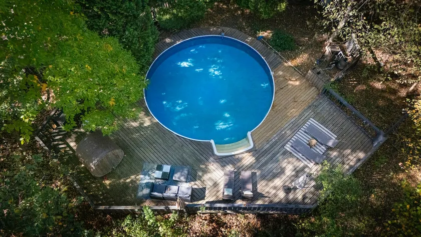 Hilltop Private Retreat Pool Sauna Tennis 15 Acres - Image 1