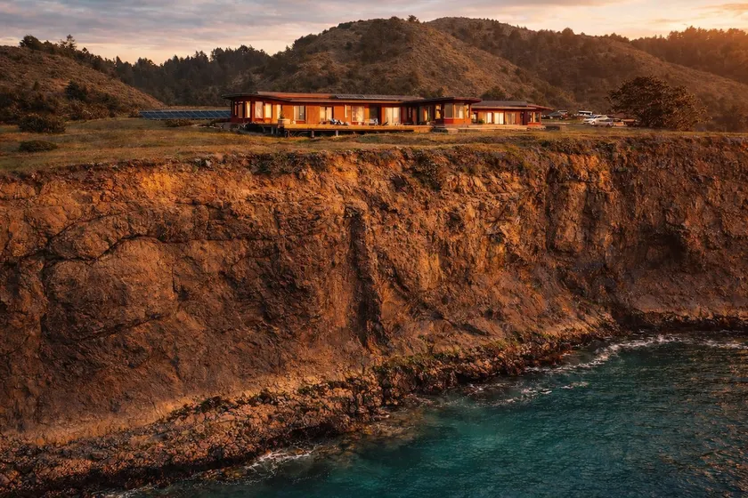 Ocean View, Hot Tub, Sauna, Stairs to Ocean - Image 1