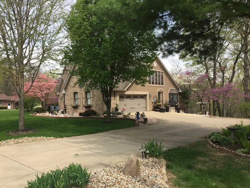 Private Entrance & Entire Suite at Pineview Resort - Image 1