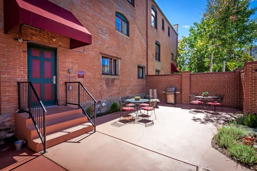 Historic 1BR Mountainview 1st-Floor | Patio - Image 1
