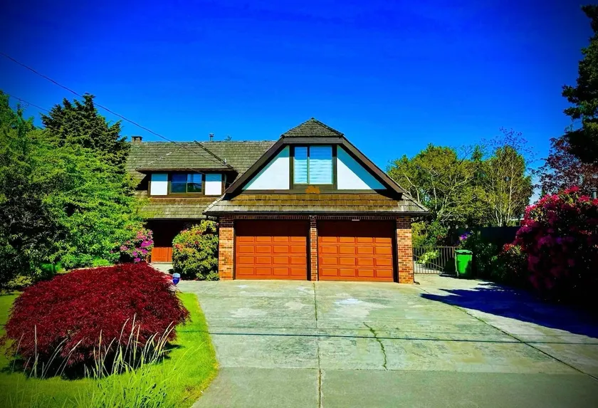 Vancouver Airport Tudor House - 2000sf - Image 1