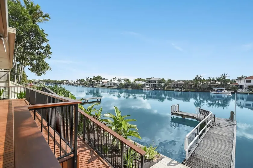 The Seahorse ~ Family & Pooch Friendly Home - Image 1