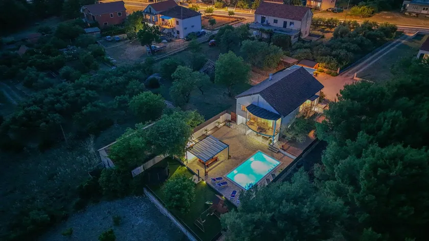 Villa R&B heated pool - Image 1