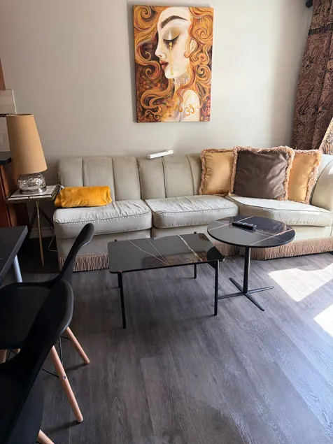 Entire 2bdr apartment. King & Queen bed - Image 1