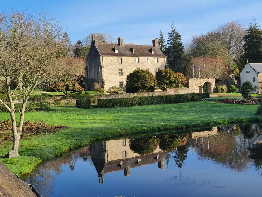 Charming apartment at the Manoir de Lossulien - Image 1
