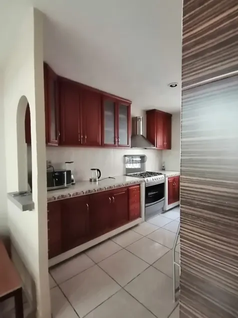 Family home in the city center - Image 1
