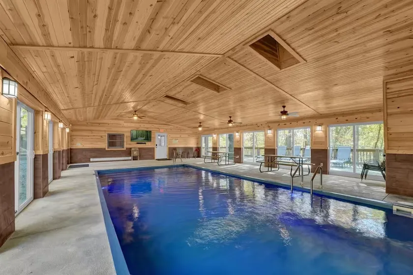Hummingbird Cabin with Indoor Saltwater Pool - Image 1