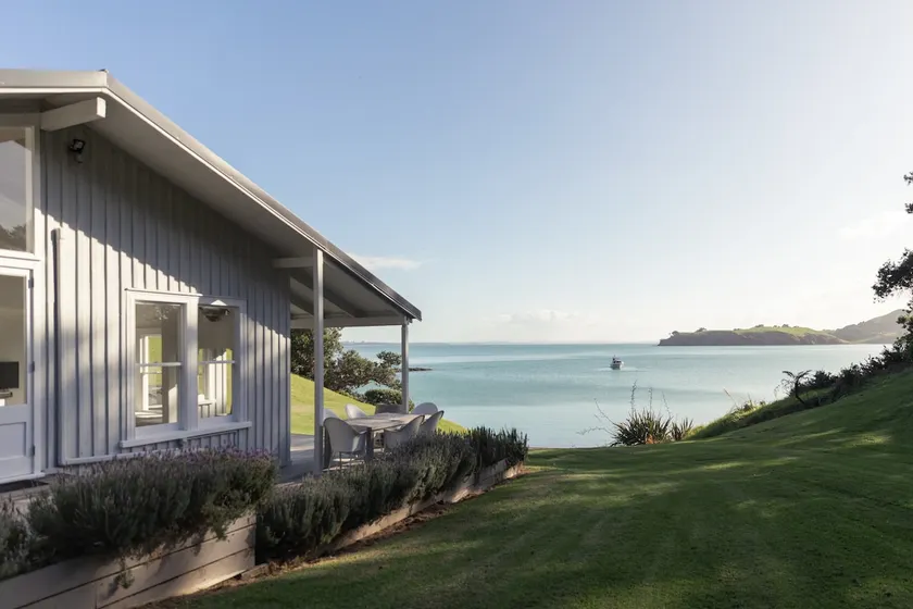 Circular Bay - Image 1