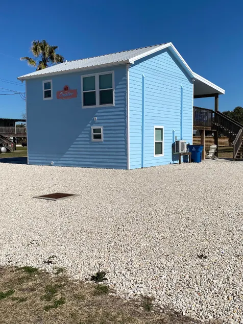 Oyster • POC Hideaways - Image 1