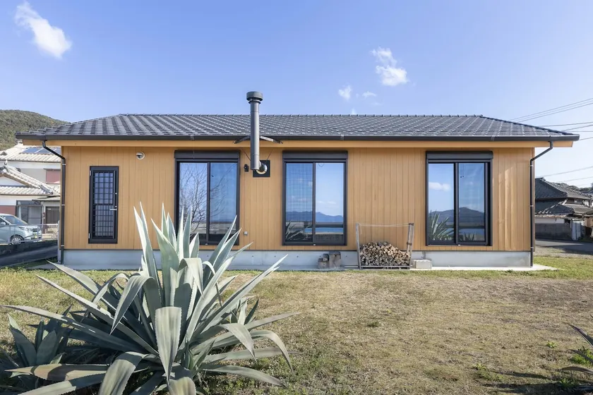Large windows overlook the ocean! A rental villa made of natural materials in front of a quiet harbor: Amakusa Retreat House - Image 1