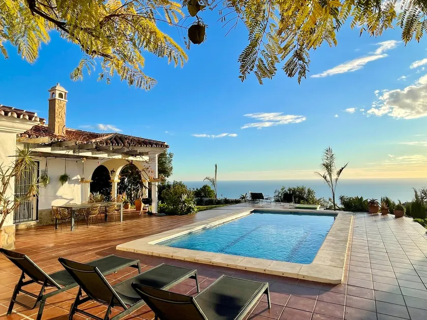 Villa with stunning seaviews (max 4 adults) - Image 1