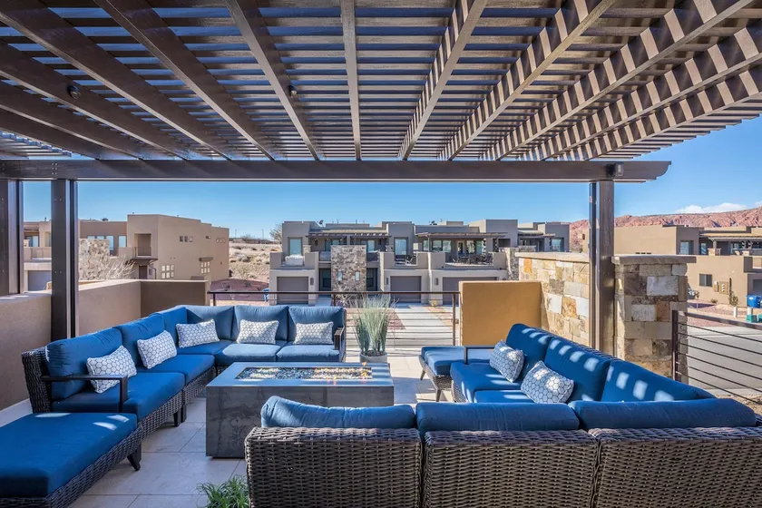 Golf Course Views, Sleeps 14 - Private Hot Tub - Image 1