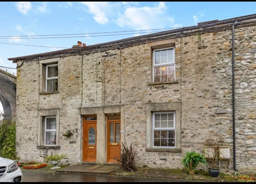 Labernum Cottage, Ingleton Village, Yorkshire Dales National Park, Famous Three Peaks, Near The Lake District, Pets Are Welcome, Direct Parking in front of the Cottage & Guest Parking - Image 1