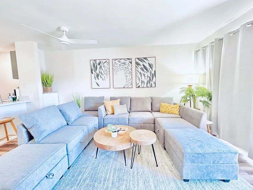 1 minute to Beach & Downtown! Remodeled XL Apt! - Image 1