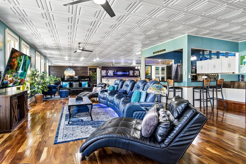 Hotel House Downtown Loft - Image 1