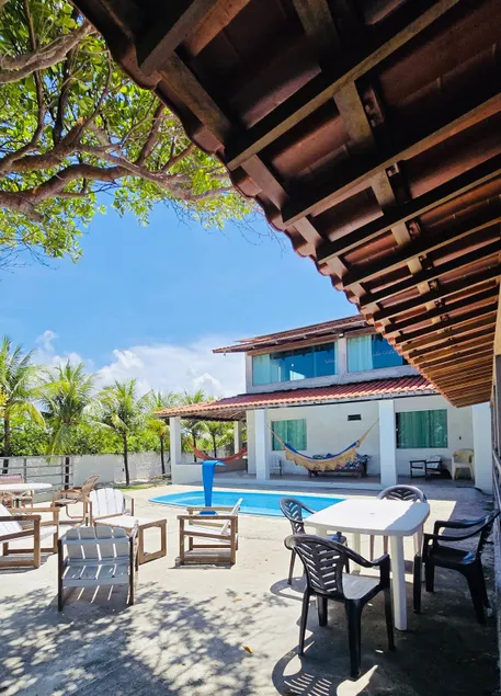 Cozy Waterfront House with Pool • 15 Guests - Image 1