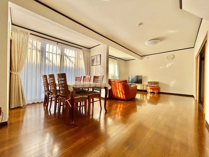 Spacious 150 square meters/11 minutes by train to Nagoya Station/free parking for 1 car/2 toilets - Image 1