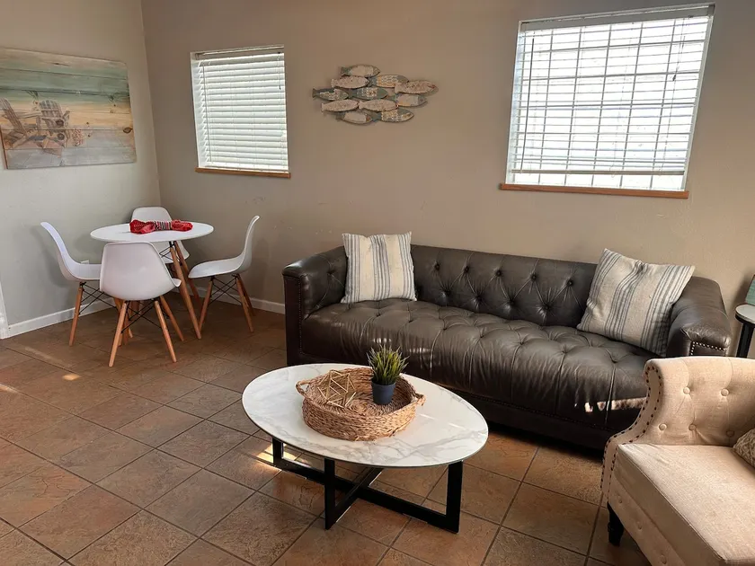 Seaside bungalow - Image 1