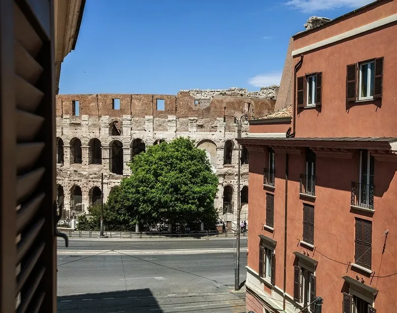 Aurora al Colosseo - Image 1