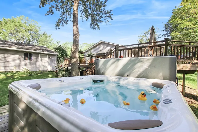 Tuck's Treasure: Walk to Lake Michigan, Private Hot Tub, Fire Pit, Deck, Grill - Image 1