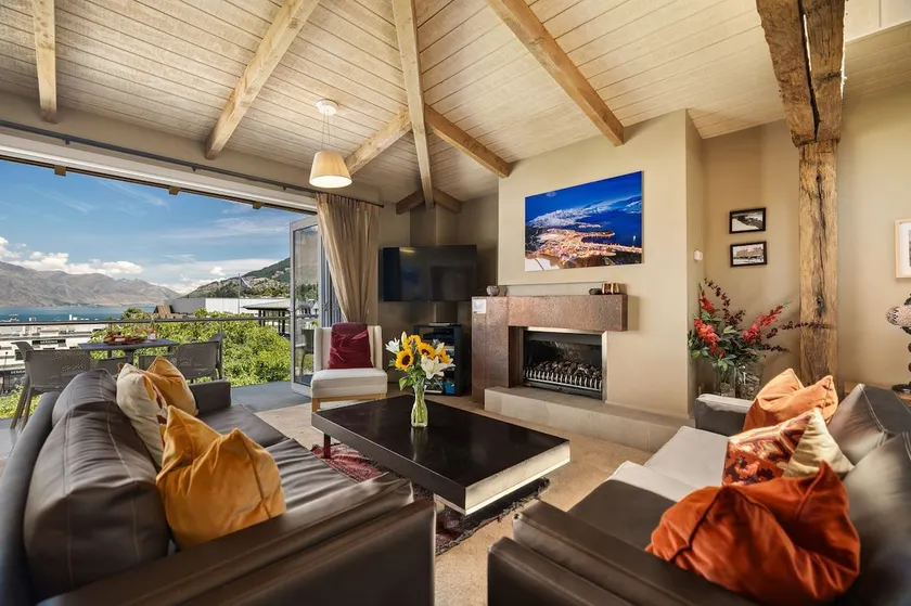 Chambers City Center Penthouse - Image 1